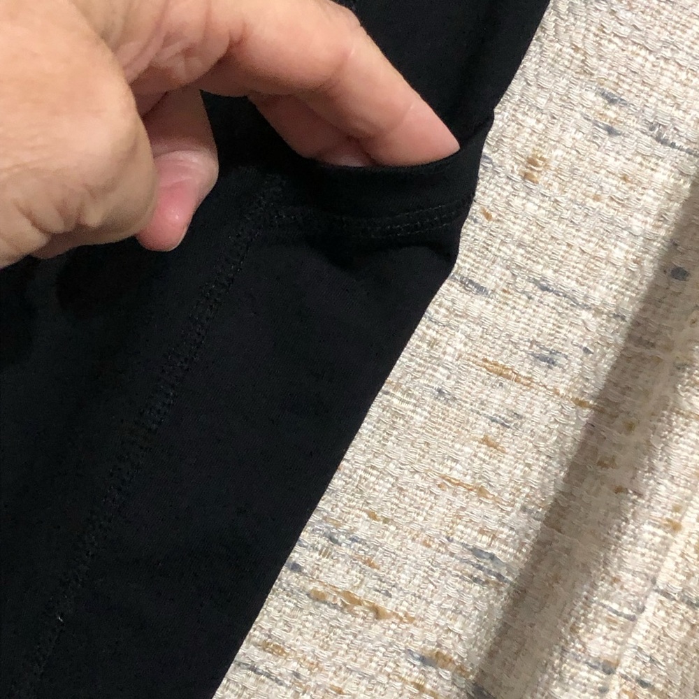 Torrid TRU Capri Side Pocket Active Legging - 2X - Picture 2 of 6